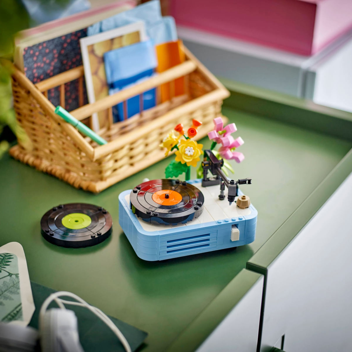 LEGO® Creator 3 em 1 - Toca-discos com flores | Fastshop