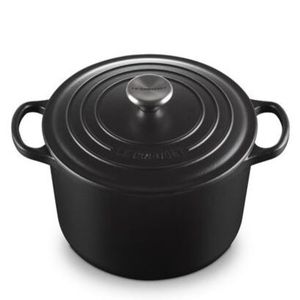 PANELA LE CREUSET REDONDA SIGNATURE 24CM FUNDA PRETO BLACK MATTE 21195240000460